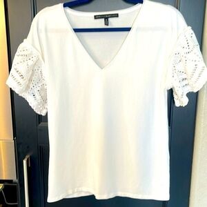 🌹🌹🌹White House Black Market Lace Sleeve Top
